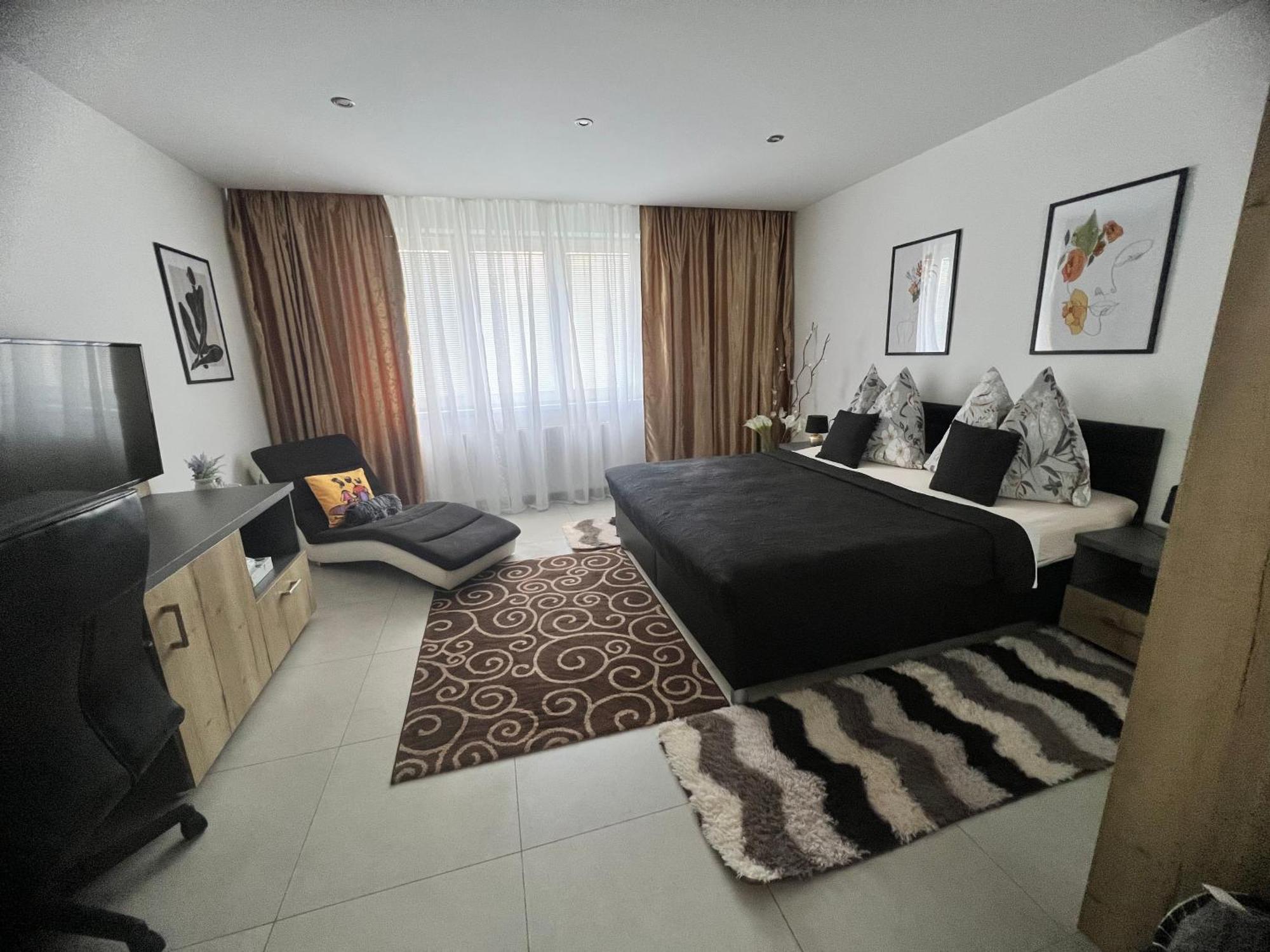 Sparrow Apartmens - Vrabcia Ulica 9, Košice Buitenkant foto